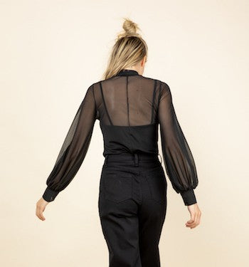 MESH BUBBLE LONG SLEEVE MOCK NECK TOP