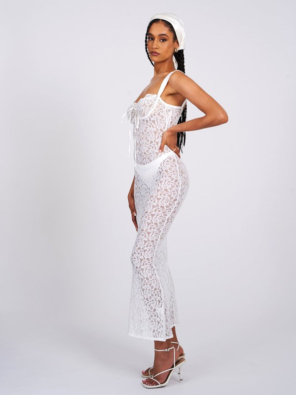 MISS CIRCLE SLEEVELESS LACE SWEETHEART CUT MAXI DRESS
