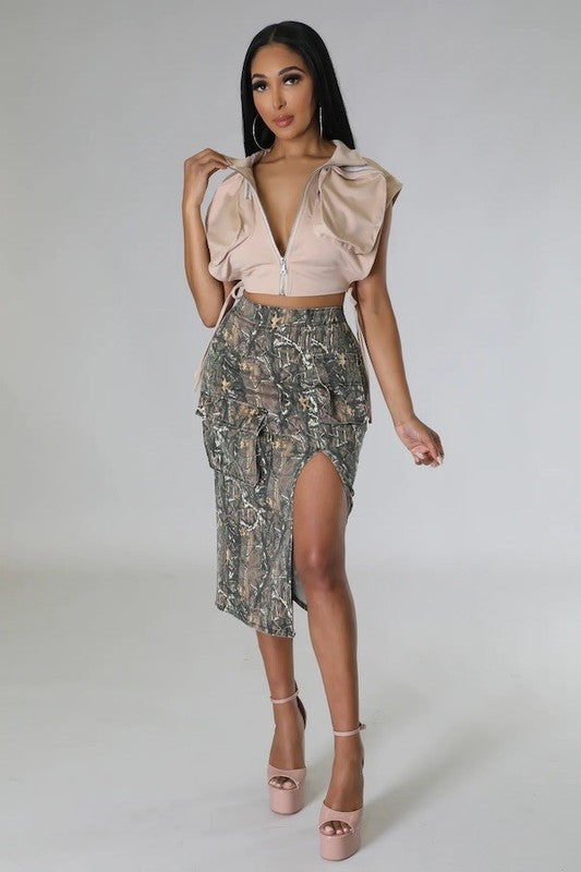 CARGO MIDI SKIRT IN WOODLAND CAMO