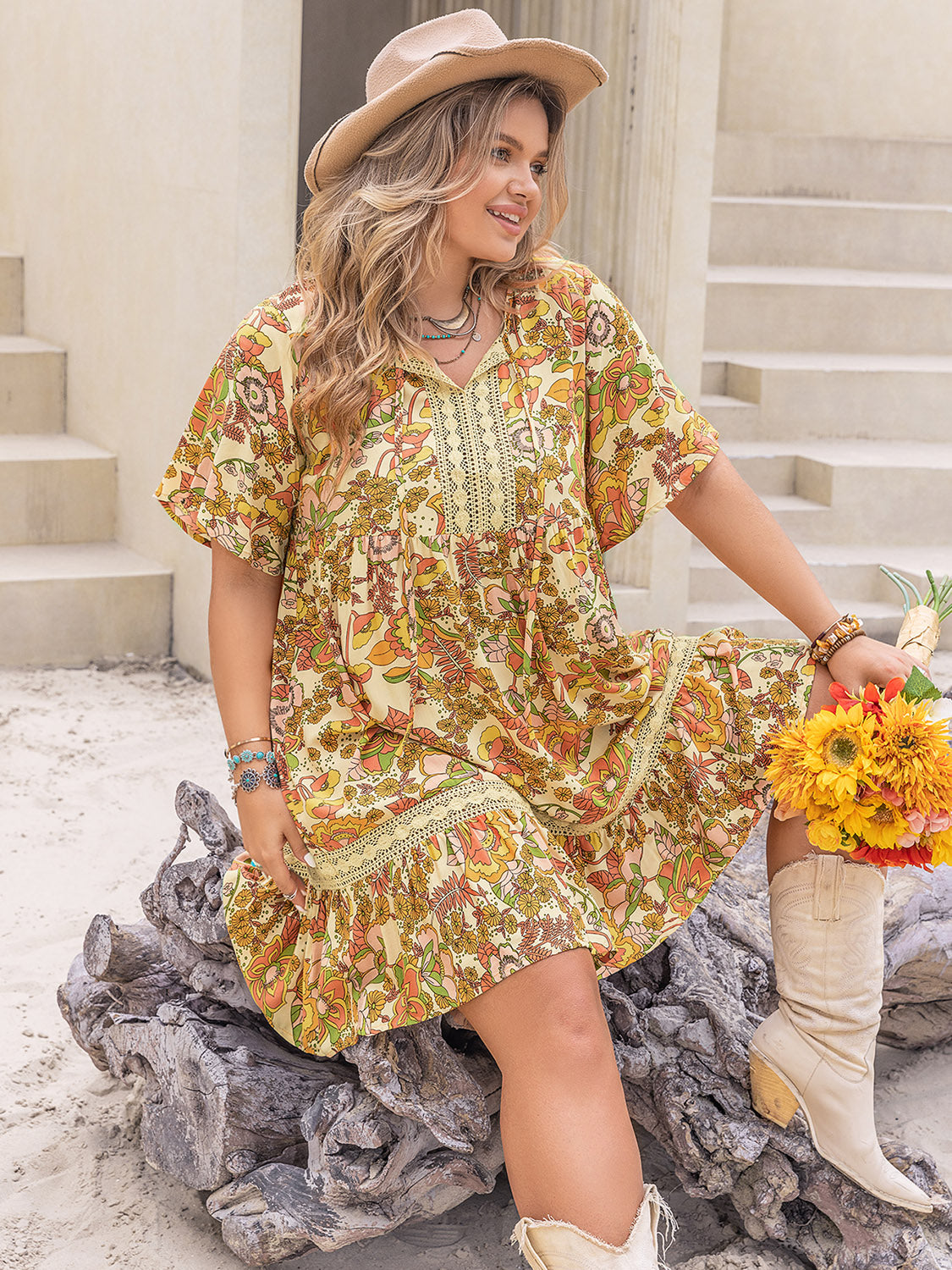 PLUS SIZE PRINTED TIE NECK SHORT SLEEVE MINI DRESS