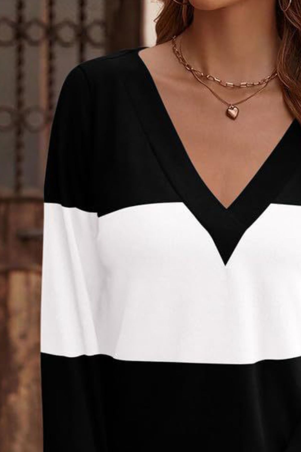 V-NECK LONG SLEEVE TOP
