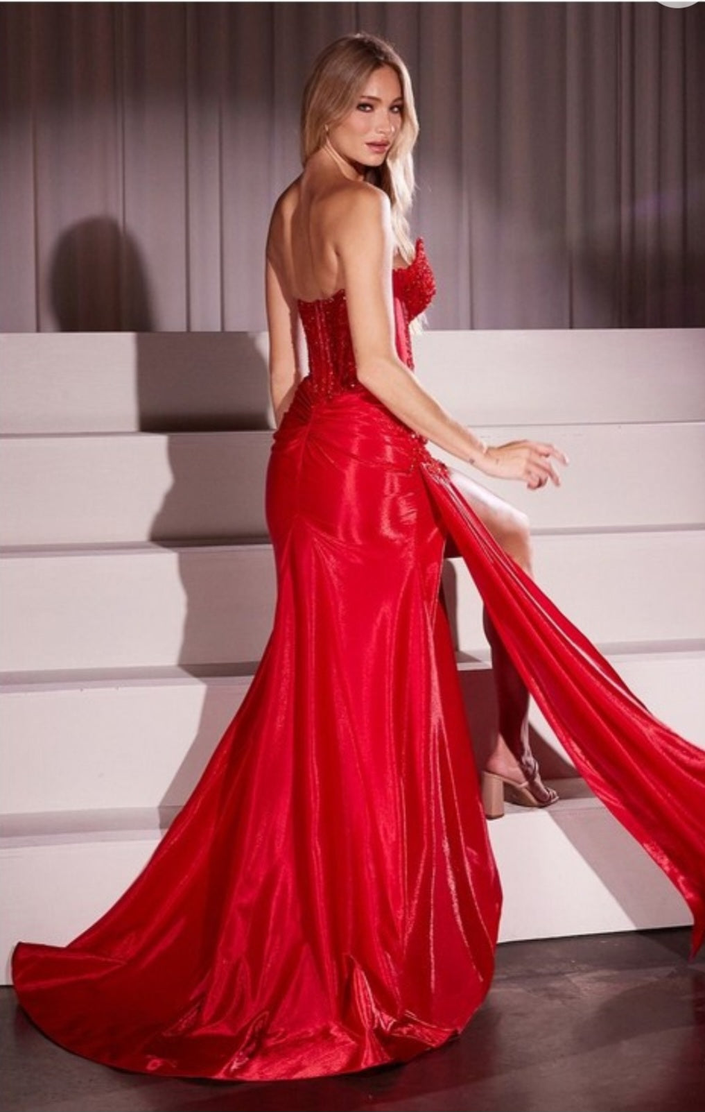 STRAPLESS STRETCH FITTED TAFFETA GOWN