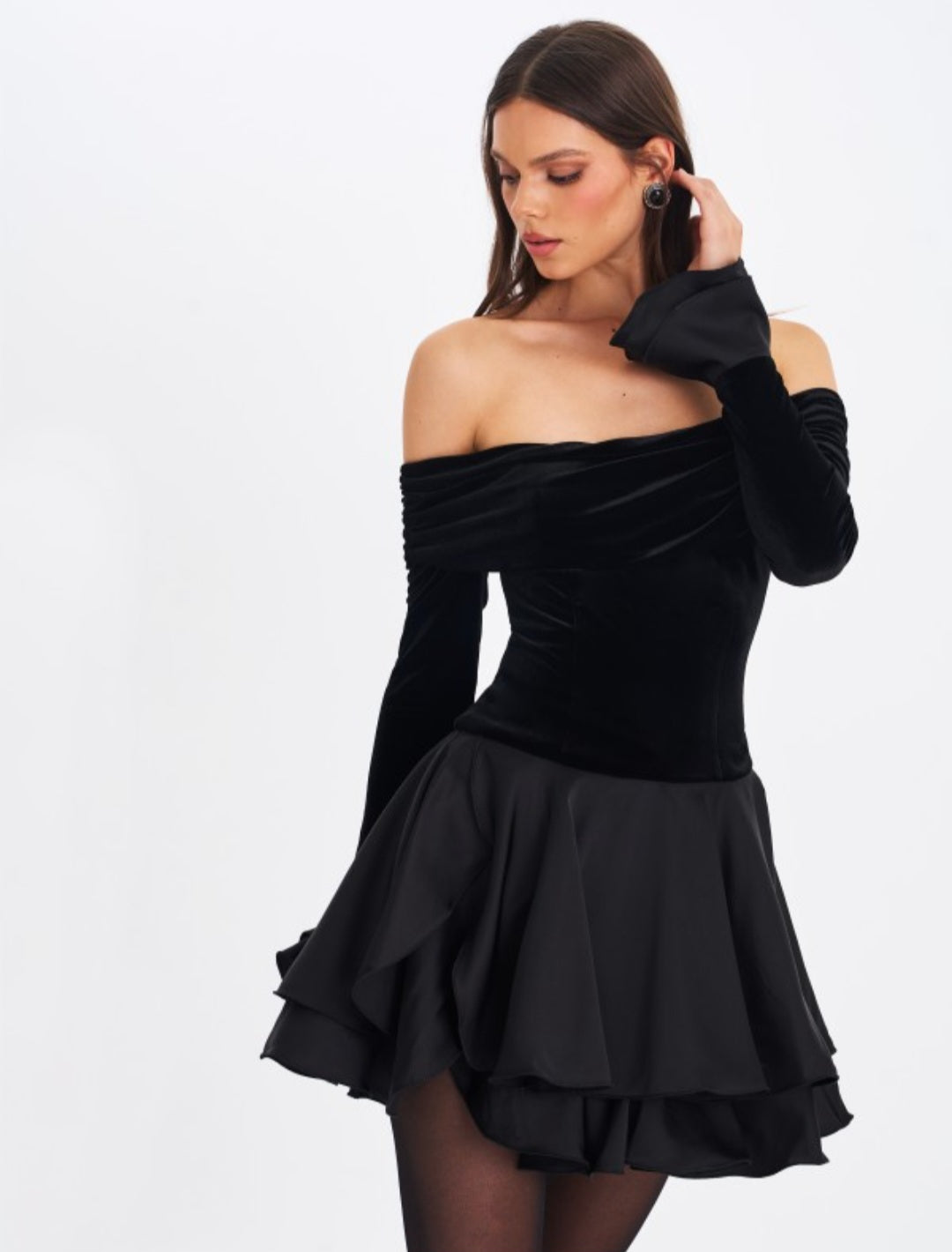 MISS CIRCLE MAGNOLIA OFF THE SHOULDER LAYERED MINI DRESS