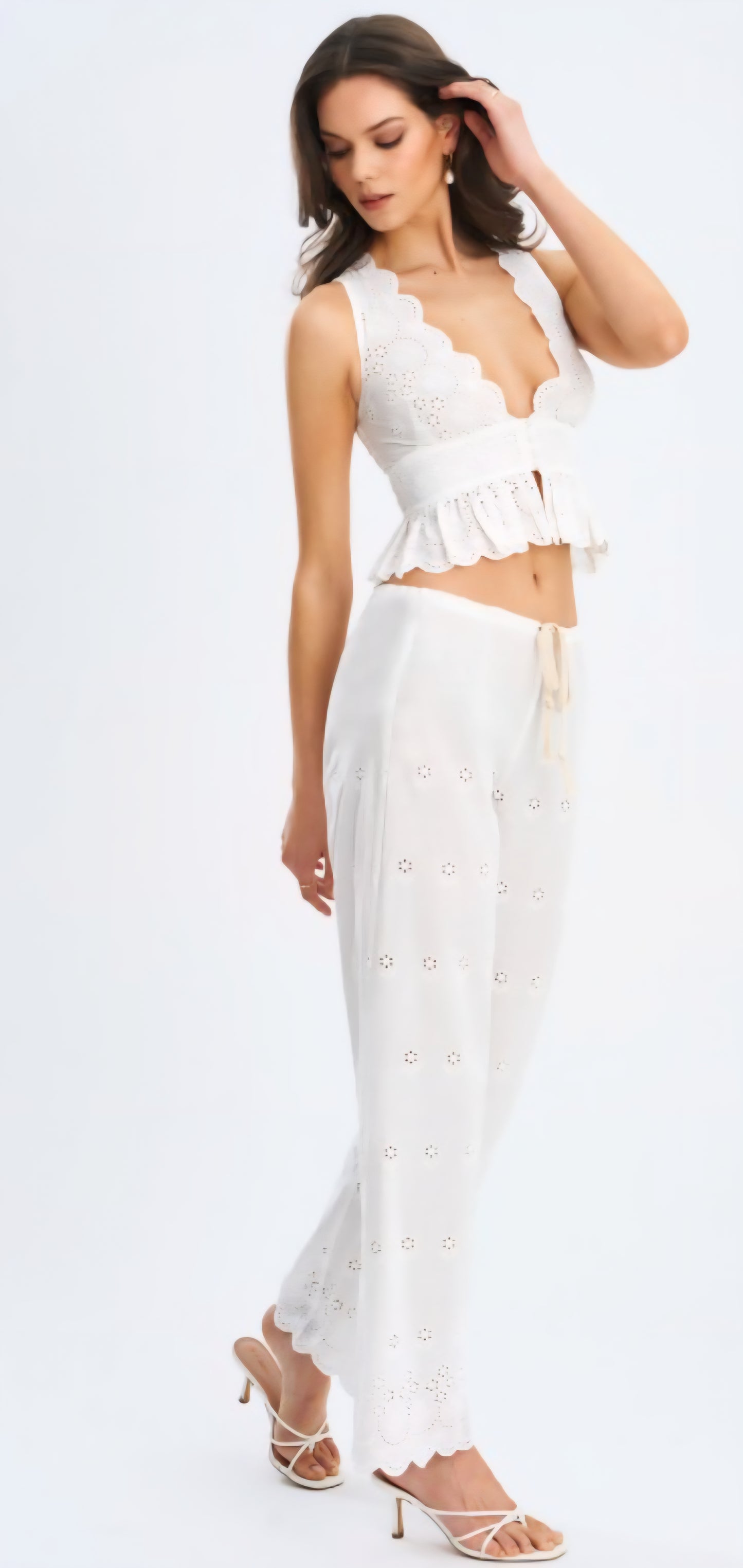 MISS CIRCLE RAINA COTTON EYELET CROP TOP