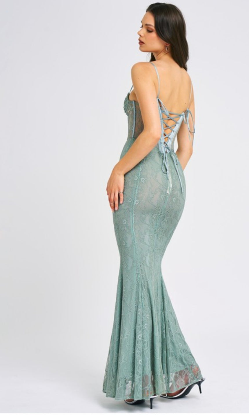 MISS CIRCLE JANELLE SWEETHEART MERMAID LACE GOWN
