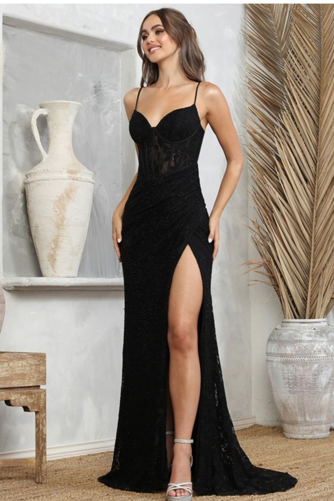 SLEEVELESS LACE GOWN