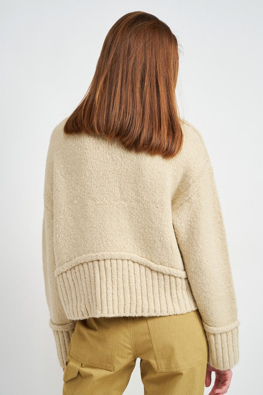 LONG SLEEVE TURTLE NECK SWEATER