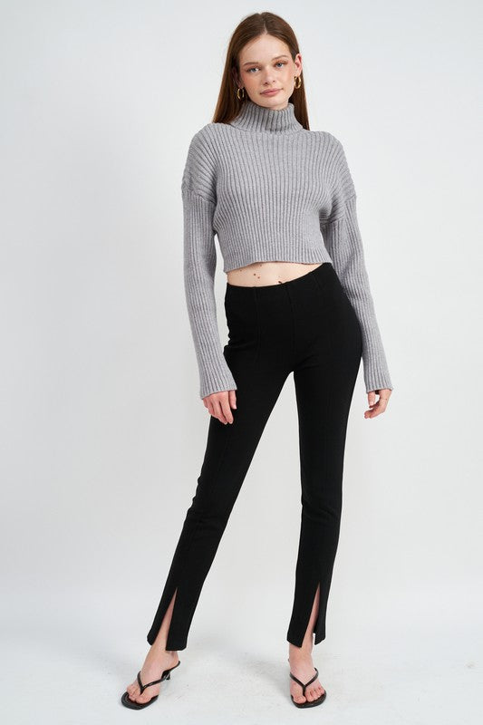 BOXY TURTLENECK CROPPED TOP