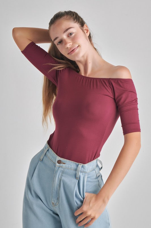 OFF THE SHOULDER TOP