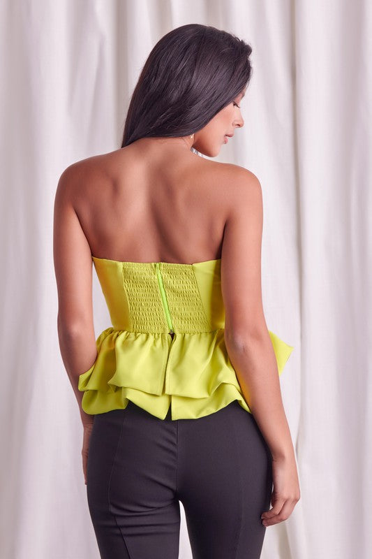 STRAPLESS RUFFLE TOP