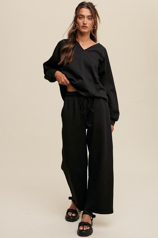 V-NECK SWEATSHIRT AND PANTS SET