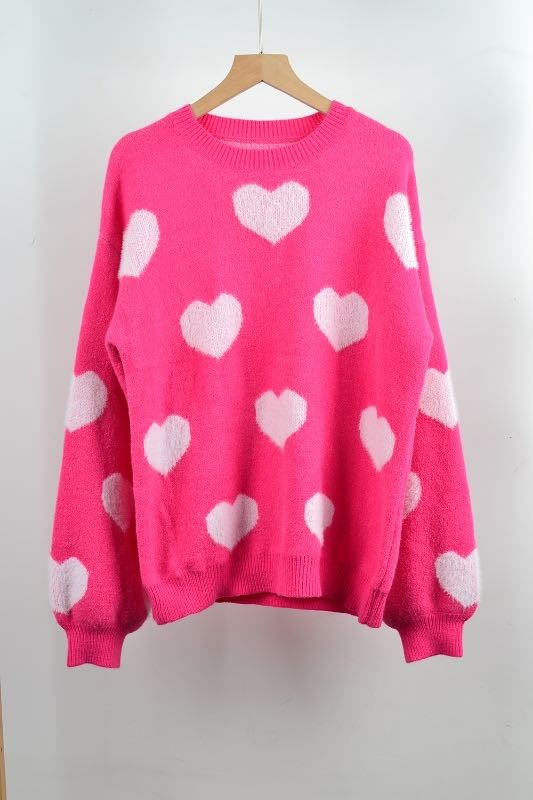 ROUND NECK HEART SWEATER