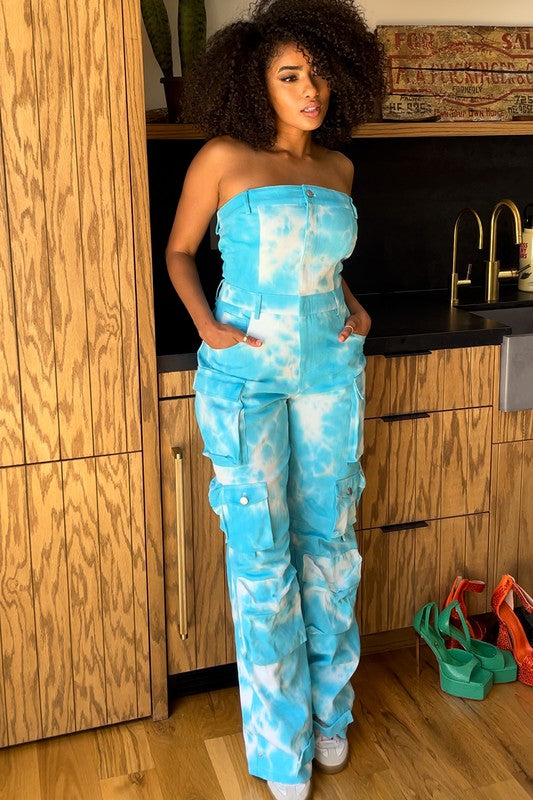 TYE DYE STRAPLESS UTILITY JUMPSUIT.