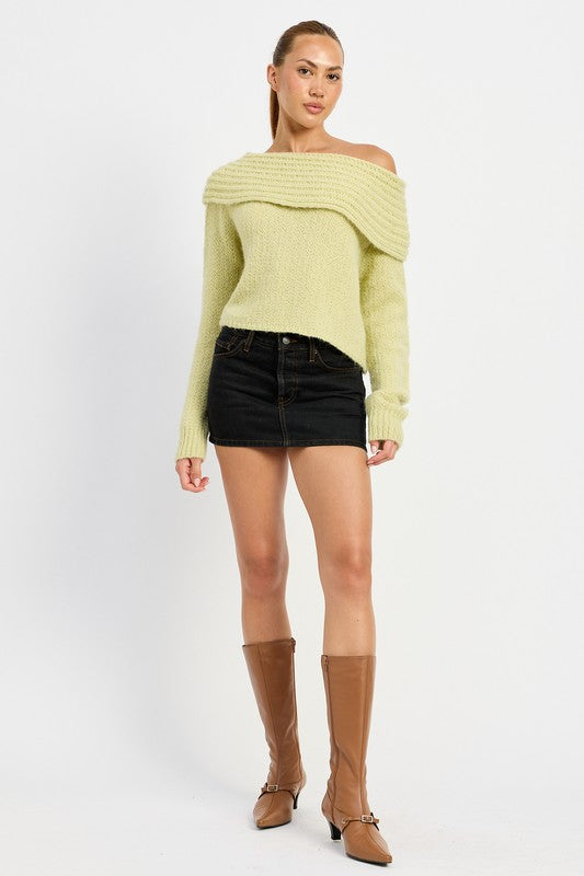 OFF THE SHOULDER CROPPED SWEATER