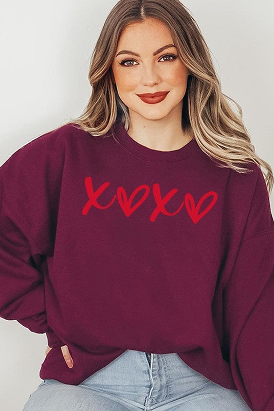 XOXO GRAPHIC SWEATSHIRT