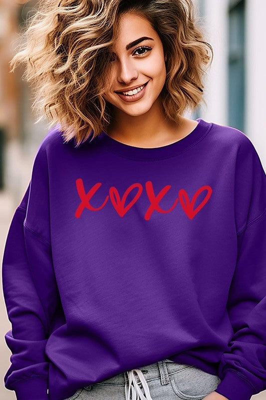 XOXO GRAPHIC SWEATSHIRT