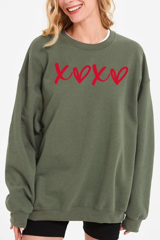 XOXO GRAPHIC SWEATSHIRT