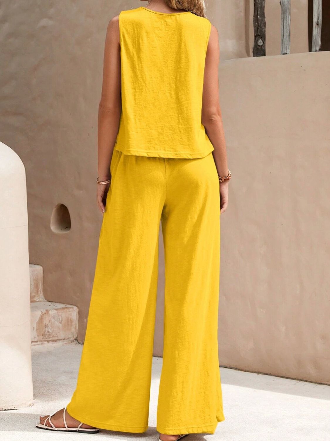 ROUND NECK SLEEVELESS TOP AND WIDE LEG PANTS SET