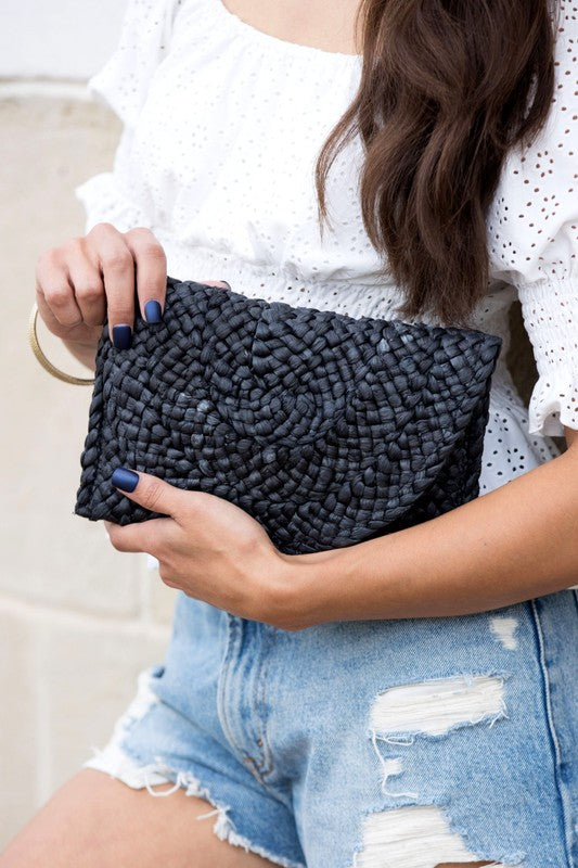 FOLD  OVER STRAW CLUTCH