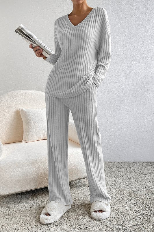 RIBBED KNIT V NECK SLOUCHY TWO-PIECE PANTS SET