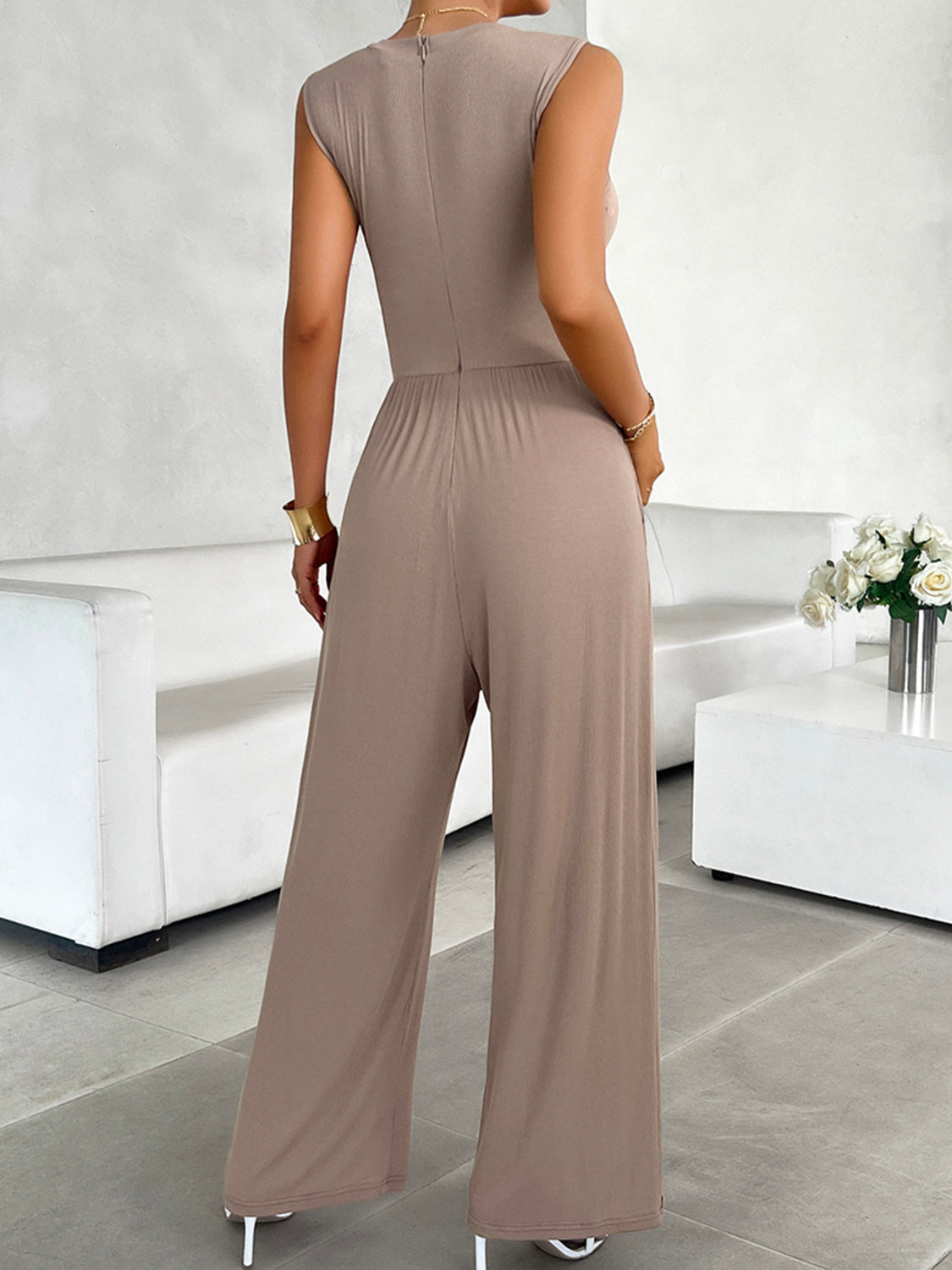 ROUND NECK SLEEVELESS WIDE LEG JUMPSUIT