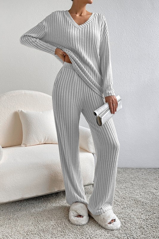 RIBBED KNIT V NECK SLOUCHY TWO-PIECE PANTS SET