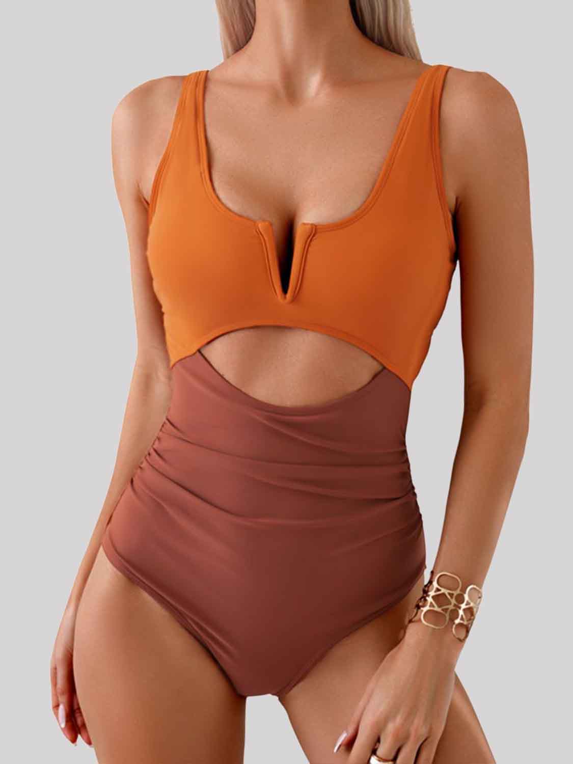 CUTOUT COLOR BLOCK ONE-PIECE SWIMSUIT