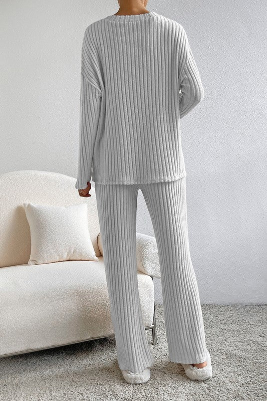 RIBBED KNIT V NECK SLOUCHY TWO-PIECE PANTS SET