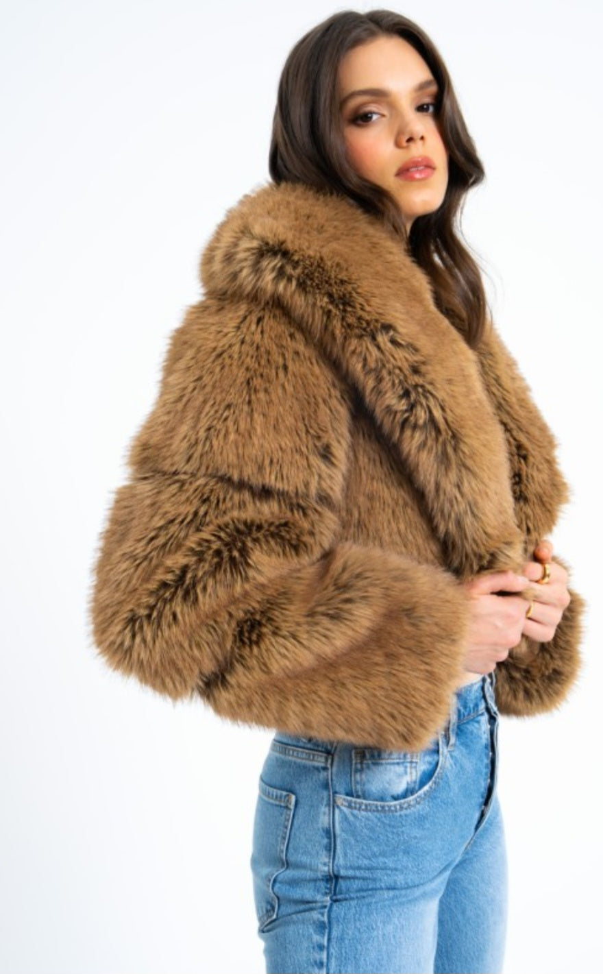 MISS CIRCLE YADAVI VEGAN FUR CROPPED JACKET