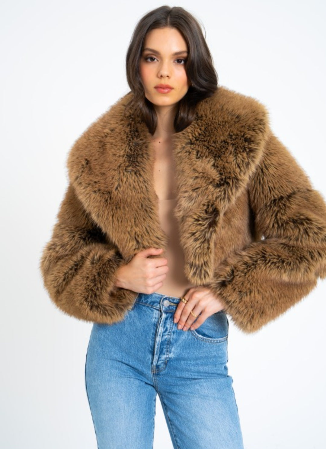 MISS CIRCLE YADAVI VEGAN FUR CROPPED JACKET