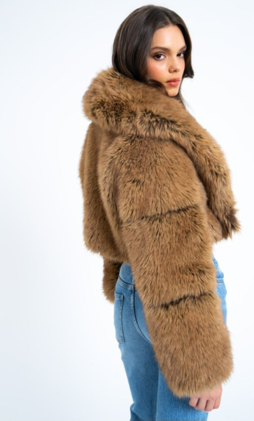 MISS CIRCLE YADAVI VEGAN FUR CROPPED JACKET