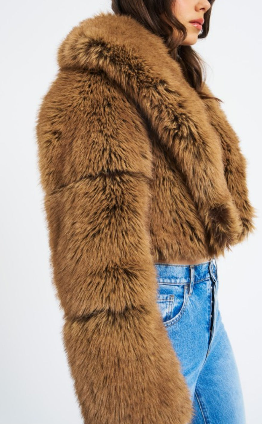 MISS CIRCLE YADAVI VEGAN FUR CROPPED JACKET